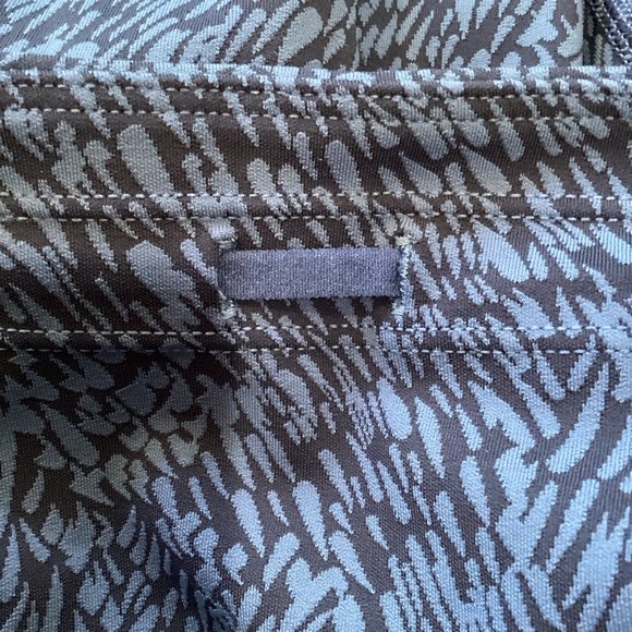 Athleta Ultimate Stash II Textured 7” Shorts Athletic Biker Medium - Picture 7 of 11